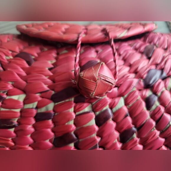 Vintage Woven Watermelon Slice Bag – Straw Rattan Crossbody - Picture 8 of 10